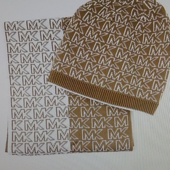 Michael Kors Scarf and Hat Set Dark Camel Cream - Picture 2 of 10